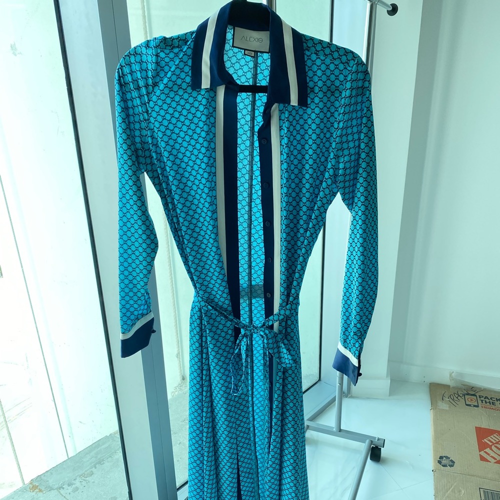 Alexis full length blue & white patterned robe